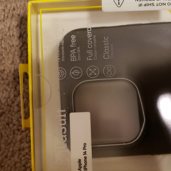 Solidsuit Rhinoshield iPhone pro 14 phone case - Picture 3 of 4